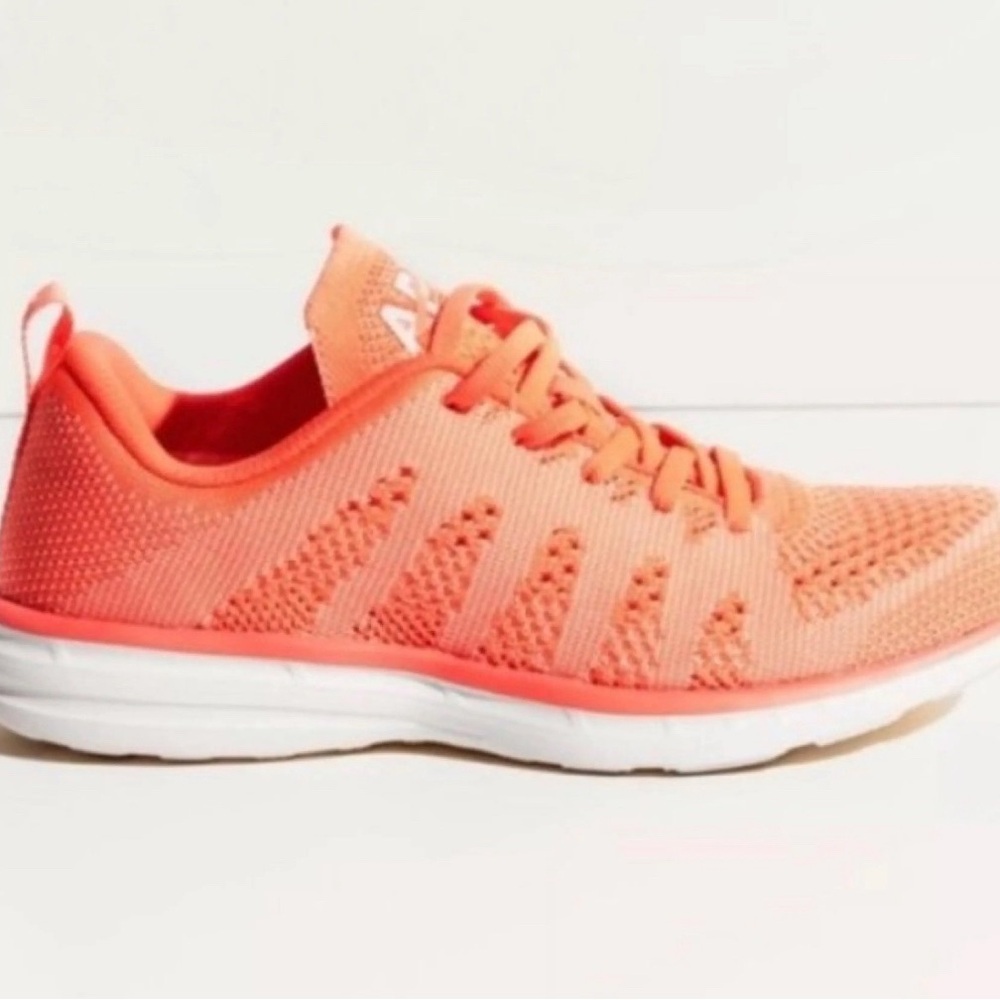 APL Techloom pro orange women’s 8 EUC